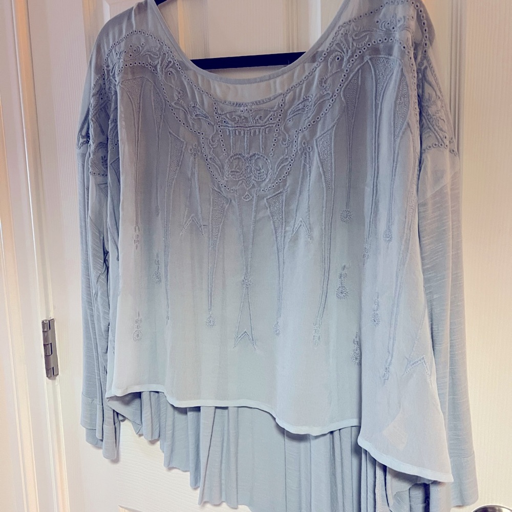 Light blue hobo blouse.